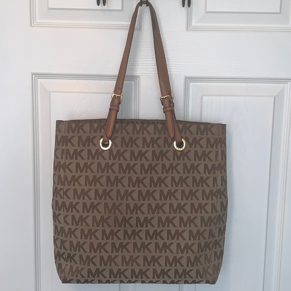 Michael Kors Handbags - Michael Kors Large Tan Brand Printed Tote